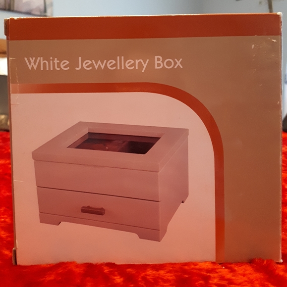 NEW White Jewellery Box - Picture 4 of 8